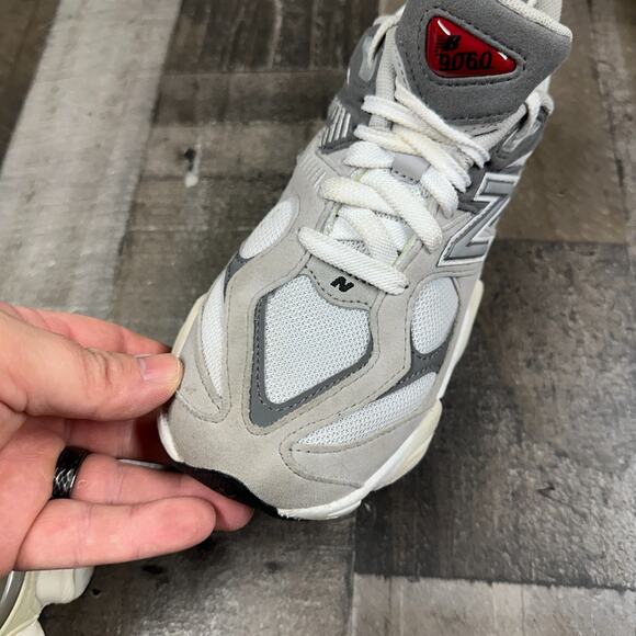 New Balance 9060 Men’s Grey Sneakers U9060GY – Size 5.5 - Picture 8 of 16